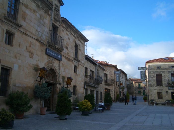 La vallée de Burgo d'Arlanza en Burgos
